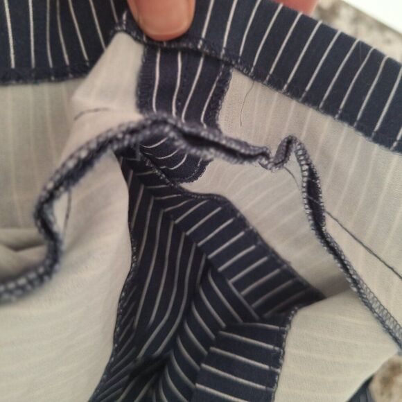 Alice + Olivia Short: Pleated High Waist Tie Front size 0 - Picture 5 of 10